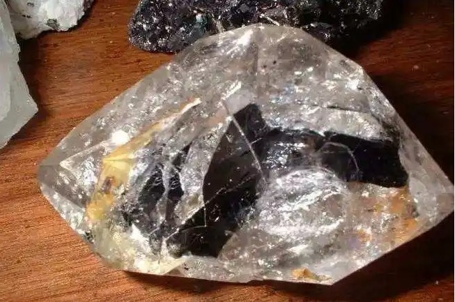 金剛石的光學(xué)性質(zhì) 金剛石的光學(xué)性質(zhì)