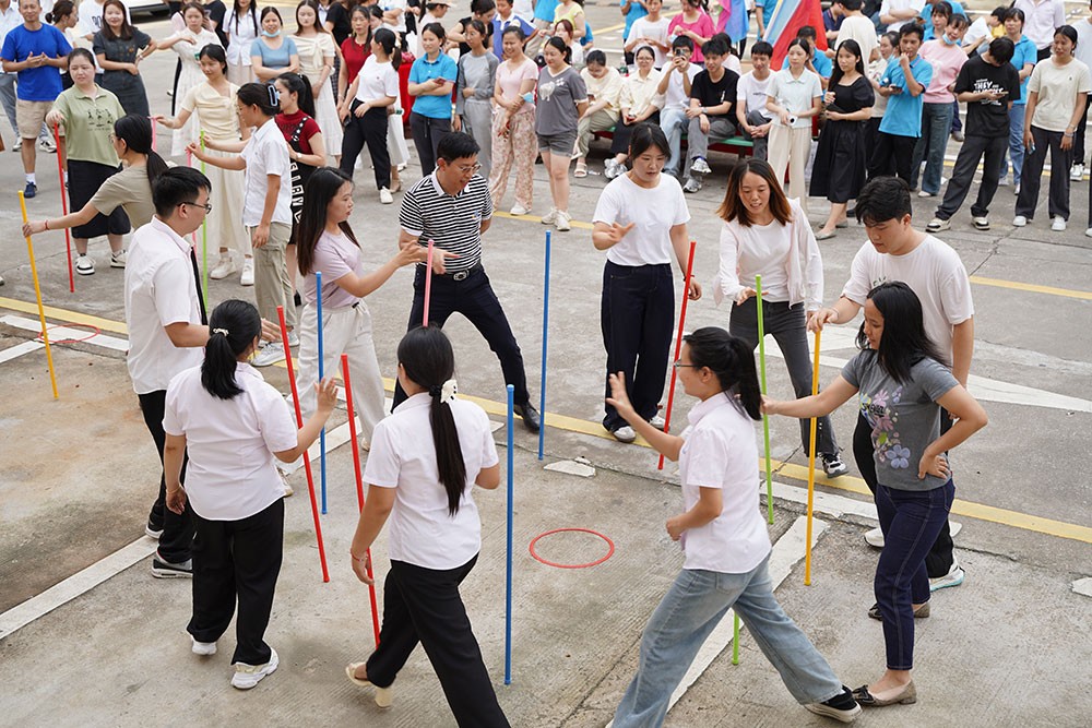 團(tuán)隊(duì)列隊(duì)3